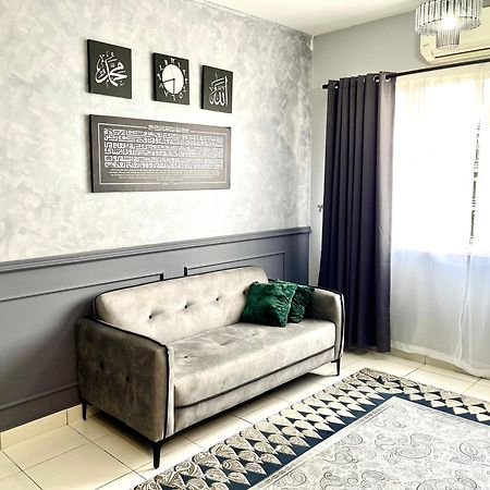 Dp Islamic Homestay Setia Alam Exterior foto
